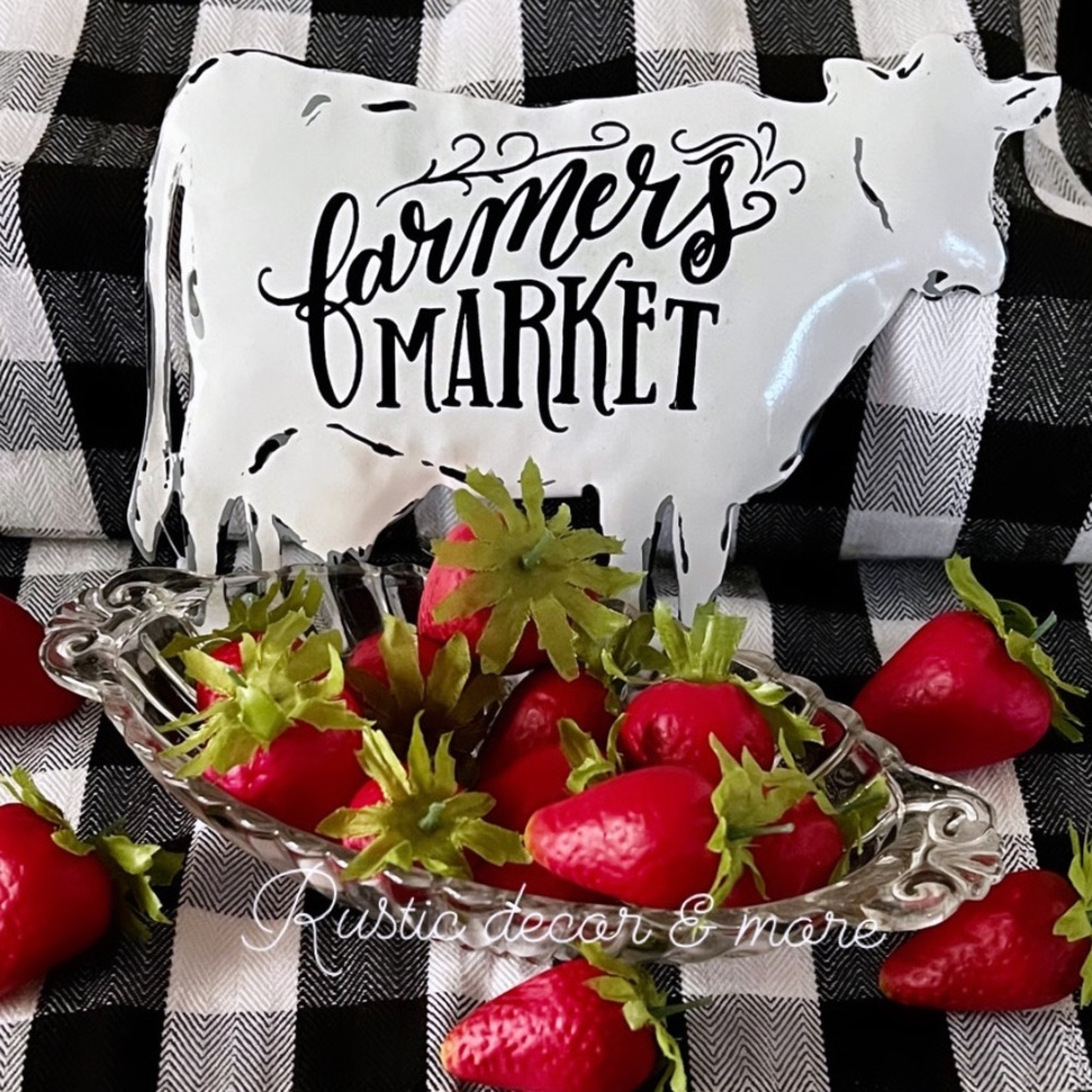 Faux strawberries / Fake strawberry/
Strawberry decor